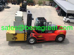 China 30T-32T ton diesel forklift truck 30ton container forklift with 4000mm mast supplier