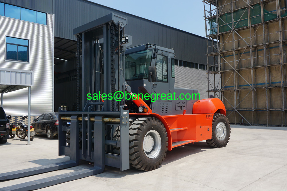25 Ton To 28ton Heavy Duty Forklift With Cummins Engine 25000kg Container Reach Stacker For Sale