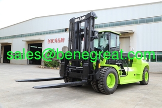 China 30 ton diesel forklift with Hydraulic Transmission Heavy Diesel Forklift for Container Handling supplier