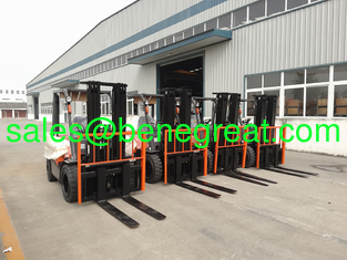 China Empilhadeira diesel com capacidade de 6600lbs isuzu motor 3ton empilhadeira com transmissão hidráulica supplier
