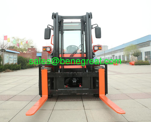 Empilhadeira todo-terreno 3.5 toneladas 4x4 3.5 ton Empilhadeira todo-o-terreno supplier