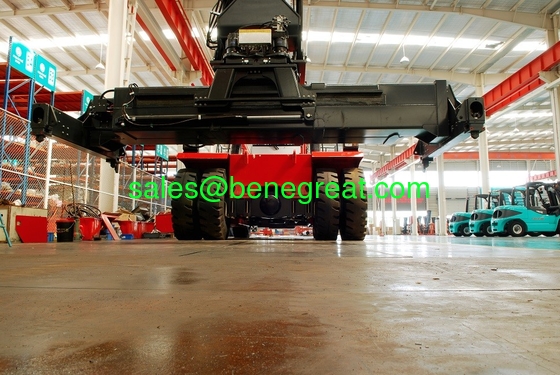 45ton fabricante  Empilhador de alcance 45ton empilhador de alcance de recipiente45T empilhador de contentores supplier