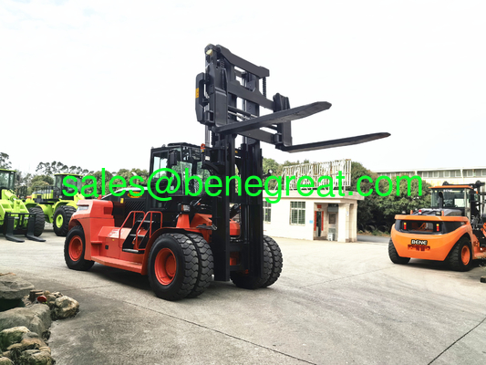 Chinese 30 ton CPCD300 diesel forklift truck FD300 container forklift with triplex mast supplier